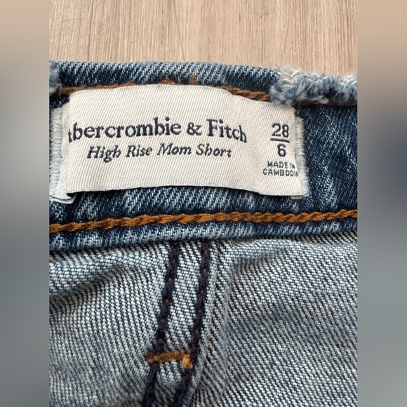 Abercrombie & Fitch Blue Jean Shorts Distressed Style - Picture 2 of 4